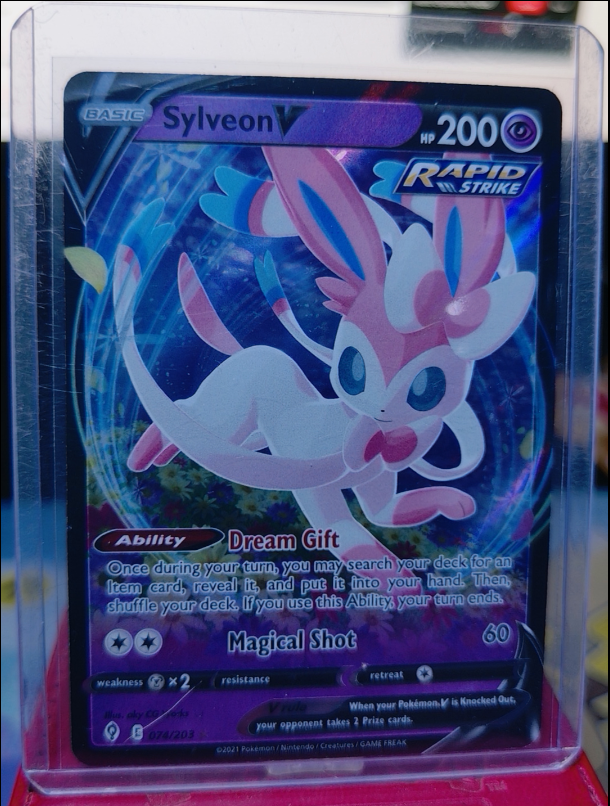 Sylveon V #074/203 Evolving Skies